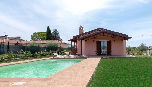 Modern Villa with swimming pool in Spello