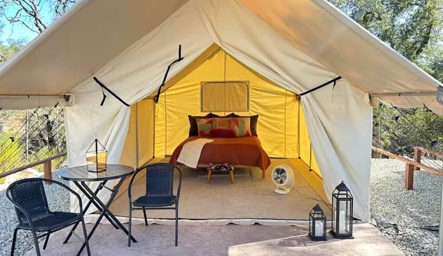 Moonshadow Flat Glamping - Onyx Tent