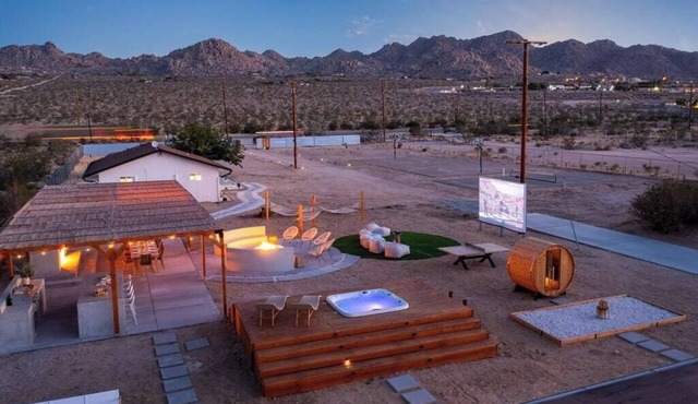 Moonstone Bungalow Pool, Spa, Pickleball, Sauna