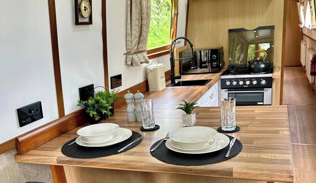 Narrowboat Stern - Stratford - Stay6 - PetFriendly