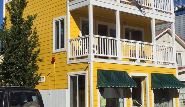 NEW AC in town FUN, 600 5 STAR reviews two balcony’s SUP KAYAKS CHAIRS CLEAN
