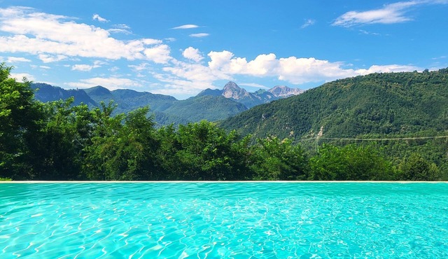 NEW! Private Infinity Pool & Stunning Views! Wood oven. Terrace. Romance!
