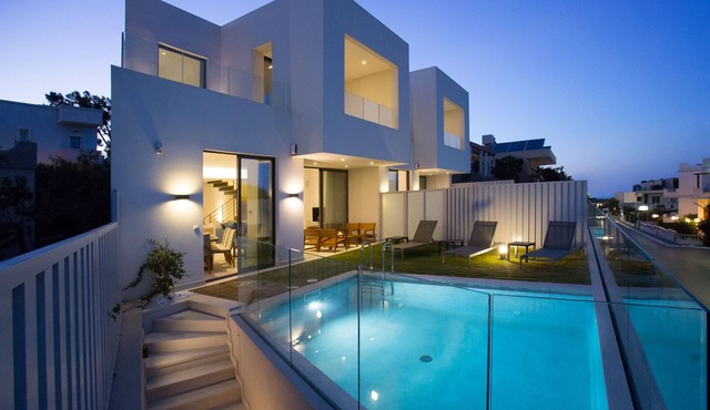 New VILLA STATHIS, 150 m from Sandy Beach