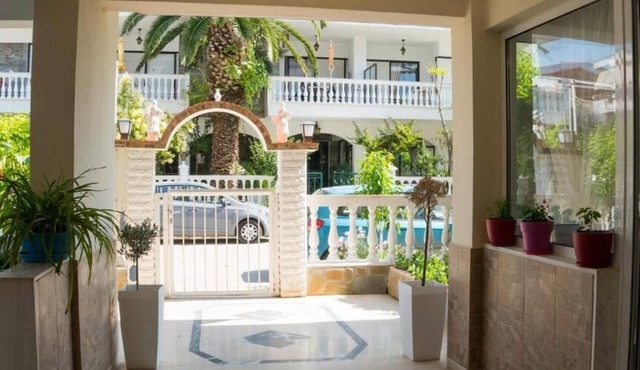 Niki Apartments