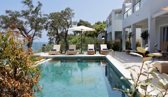 Nisos Green Villa, Private Beach & Pool