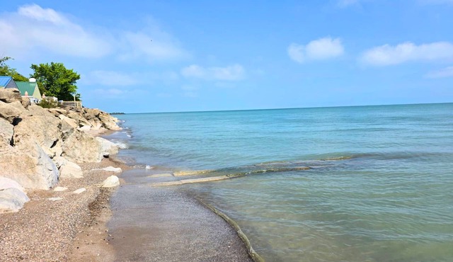 Oak Harbor Lake Erie Beach Front Cabin 3 Bedroom 1 Bathroom