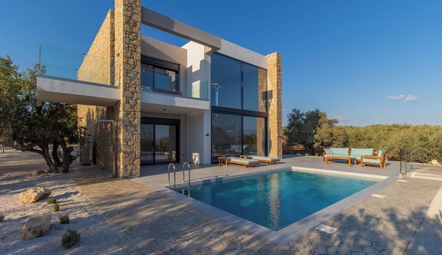 Ocean view Villa in Messinia, Greece 5-10 mins to the beach and golf course