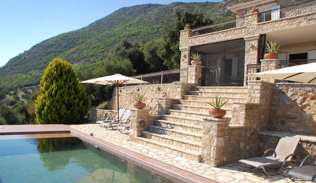 Old Olive House | Infinity Pool | Sea Views | Peloponnese | Near Olympia