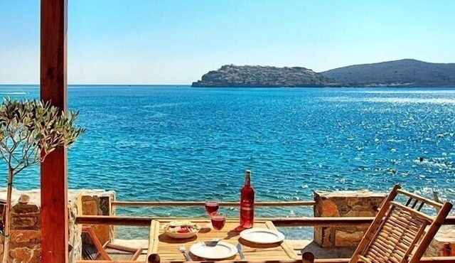 OLOUS: Spacy 1 Studio Plaka Beach Cottage
