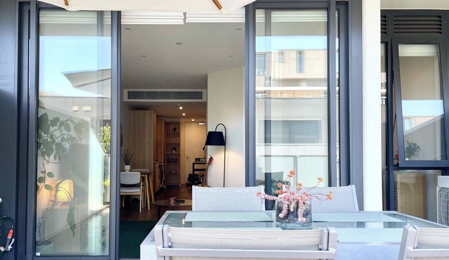 One-Bedroom Terrace Apt. w/Pool, Spa, Sauna & Gym