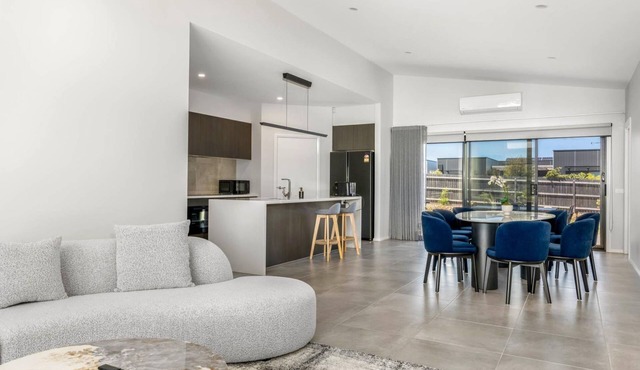 Opulence Cove Inverloch