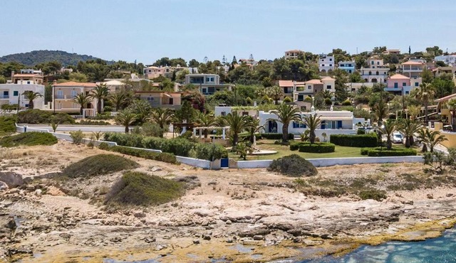 Palmaya Villa, unique seafront experience
