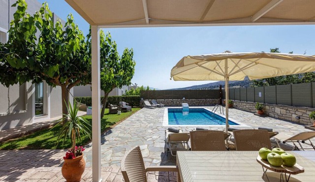 Peaceful Villa with Private Pool, BBQ & Kids Area