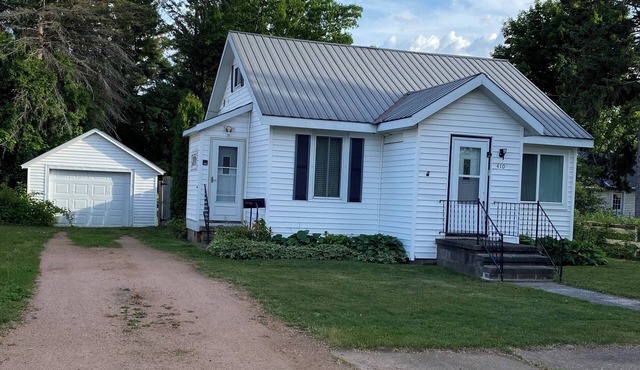 Perfect 1-bedroom house in welcoming Ontonagon for a relaxing stay
