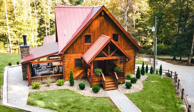 Perfect Location - High Quality Custom Log Cabin - Luxurious Amenities