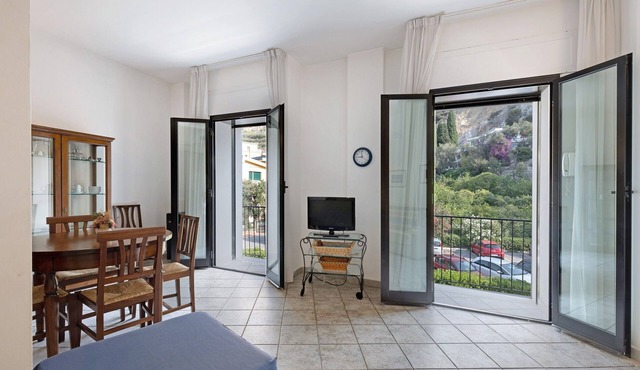 Pet-Friendly Apartment "13 Mehari" with Balcony & Wi-Fi