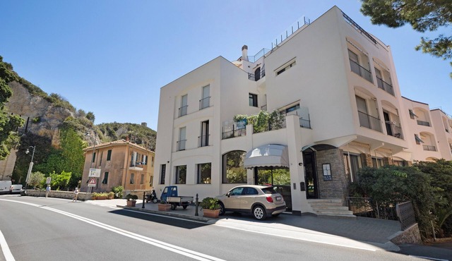 Pet-Friendly Apartment "18 Mehari" with Balcony & Wi-Fi