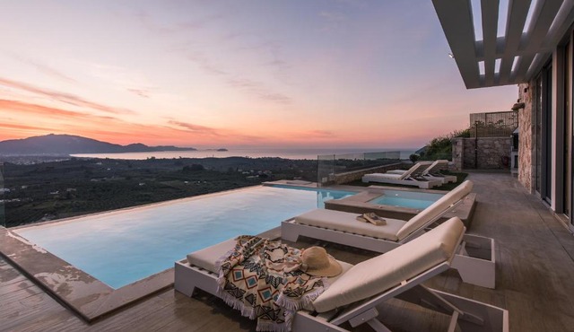 Pietra Caves Suites