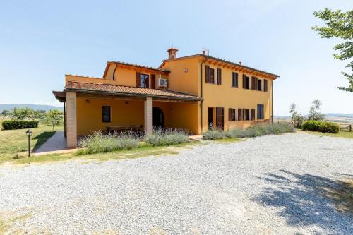 Podere Bellavista - Tuscan Villa with Private Pool and Endless Views