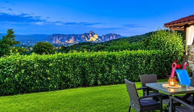 Private Meteora Panorama Garden Villa