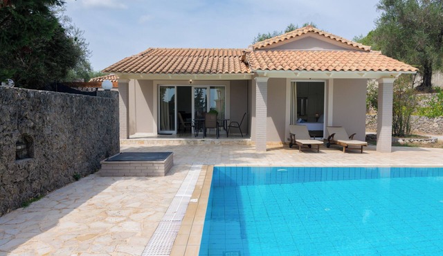 Private pool Villa Nefeli in Dassia Corfu