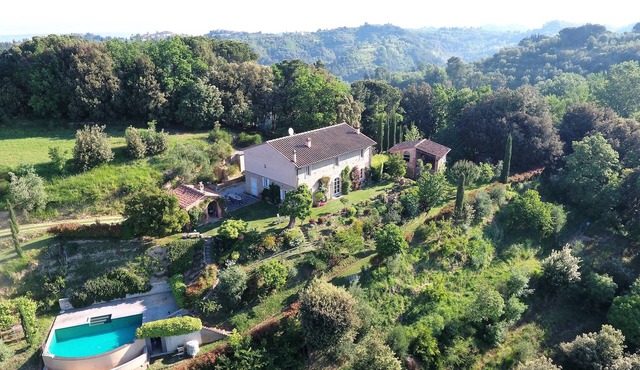 Private Villa In Tuscany with Pool And Garden, Magical Landscape Views