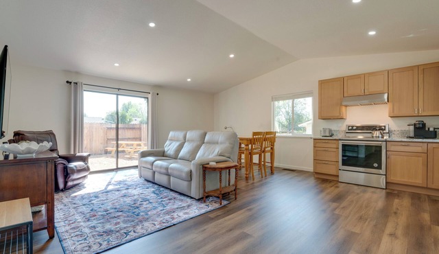 Quiet & Convenient Sparks Retreat Near I-80 & Reno