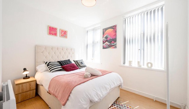 Quinton 1st Flr Sleeps 7 HighSt 3min Prkg A-Rd