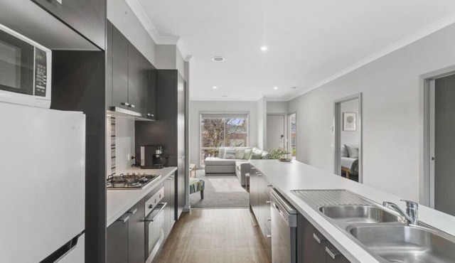 Quite unit for families and workers close to CBD