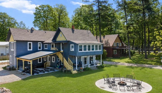 Rare 9BR Luxury Retreat Hot Tub Game Room