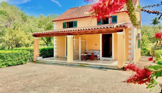 Renas Maisonette Unit 1 near Roda by DadoVillas