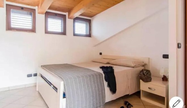 Rivera - Panoramic duplex with private parking space in Osimo