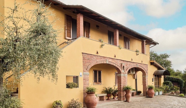 Rosetta farmhouse in chianti, between nature and good food, pets allowed