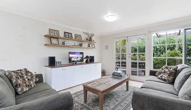 Rossanna - Spacious Cottage In Heart Of Town