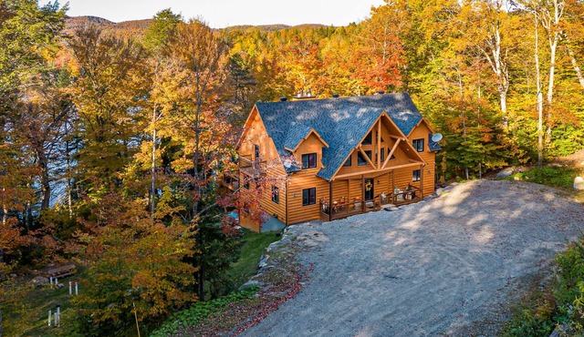 Rustic, luxurious lakeside chalet