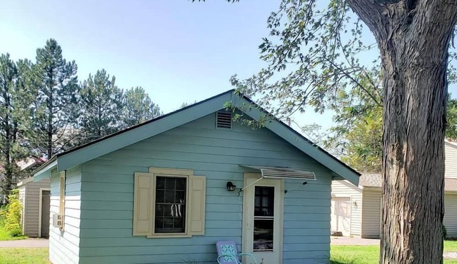 Rustic Lakeside Vacation Rental with Beach Access in Vermilion, Ohio