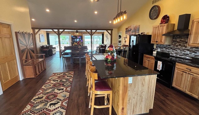 Rusty’s Getaway is a rustic/modern handicap accessible, family friendly space.