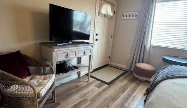 Sagewood Hideaway- close to town