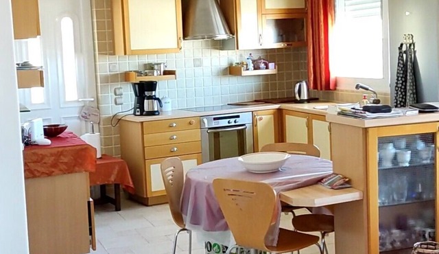 Sea view 2-double Bed House in KERATEA