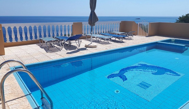 Sea view villa, lovely beach within walking distance, private pool