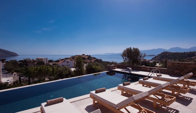 Seafront Luxury in Crete With Private Pool & Sauna