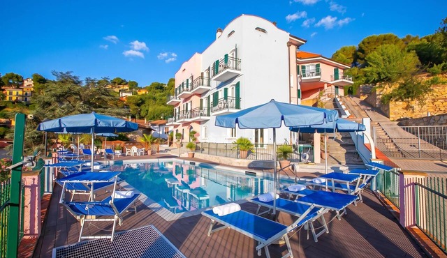 Seaview Pool Retreat - B3, Andora, Italy