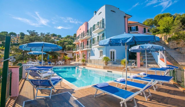 Seaview Pool Retreat - T26, Andora, Italy