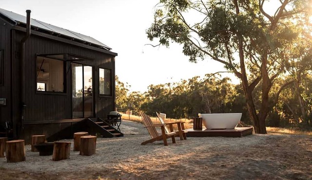 Secluded Tiny Home with Bird-Watching Hut near Loch, Victoria