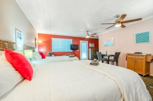 Sequoia Studio with Private Patio