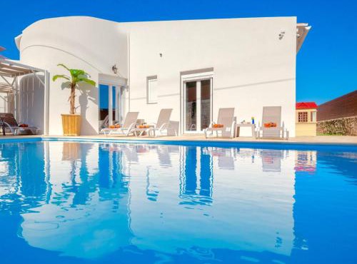 Sky Beachfront Villa with private pool