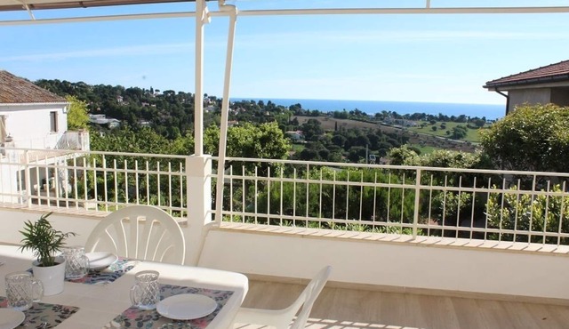 Sky land with 3 bedrooms and a large terrace overlooking the sea