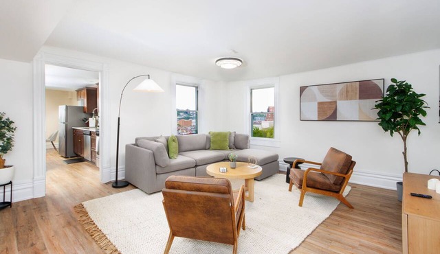 Skyline Views-Rooftop & Game Room-Sleeps 8!