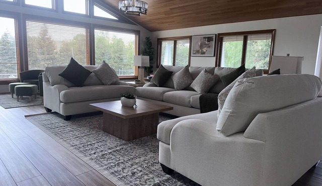 Sleep 16+ | Secluded 4-Acre Private Quiet Retreat