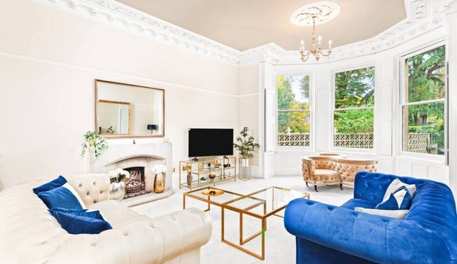 Sneyd Park escape | Garden views by MyCityHaven